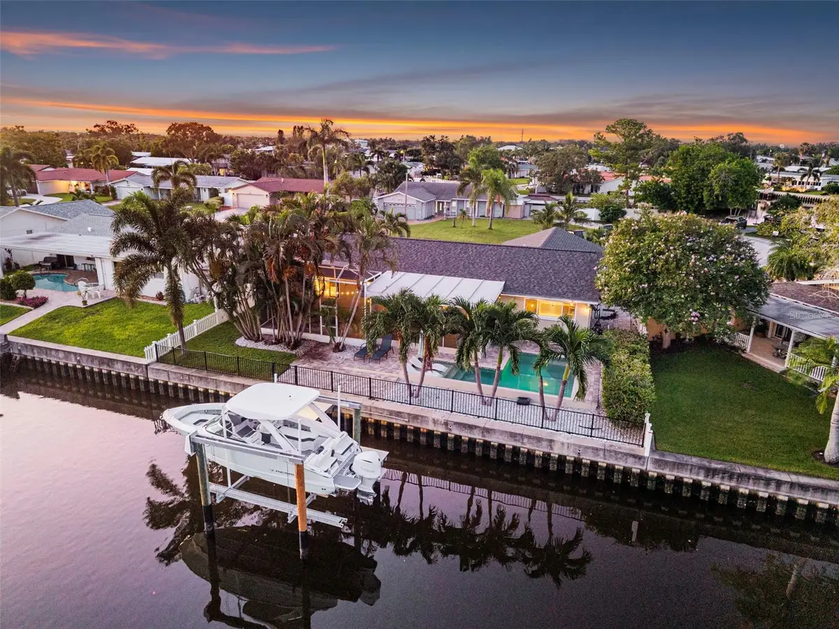1472 47th Avenue Ne, Saint Petersburg, FL 33703 - #1