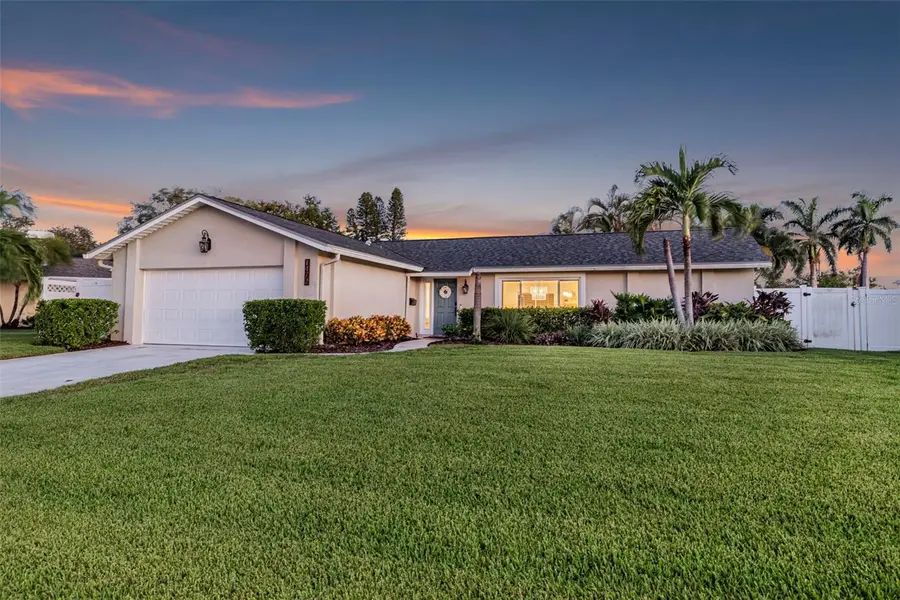 1472 47th Avenue Ne, Saint Petersburg, FL 33703 - #2