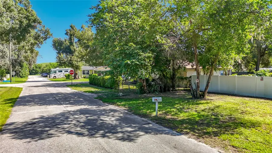 11707 Carver St, Thonotosassa, FL 33592 - #2