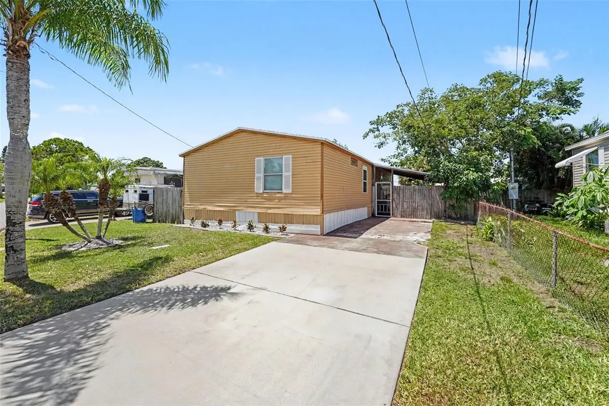739 Driftwood Lane, Tarpon Springs, FL 34689 - #1