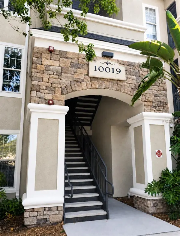 10019 Courtney Palms Boulevard #103, TAMPA, FL 33619