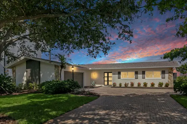 202 Driftwood Lane, LARGO, FL 33770