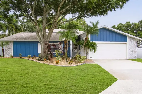 9737 135th Street, SEMINOLE, FL 33776