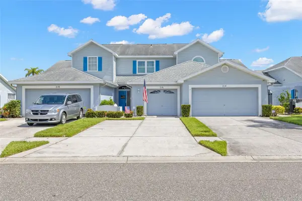 216 Hemingway Drive, OLDSMAR, FL 34677