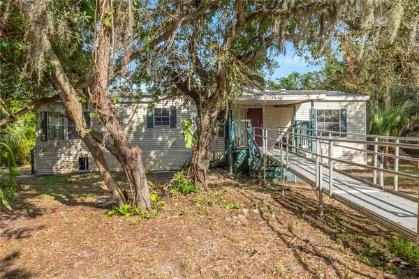 11620 E Bay Road, GIBSONTON, FL 33534
