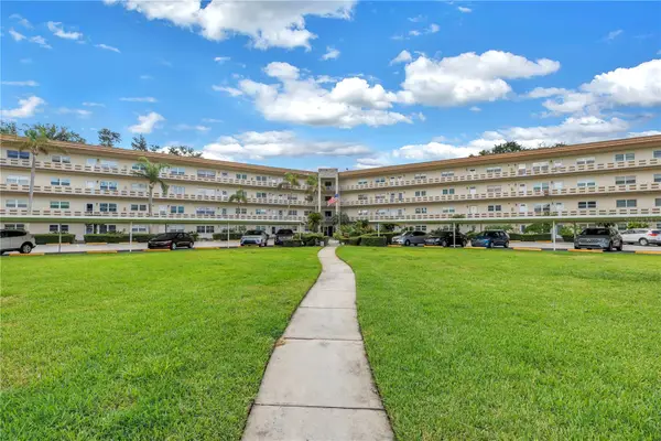 5725 80th Street N #106, ST PETERSBURG, FL 33709