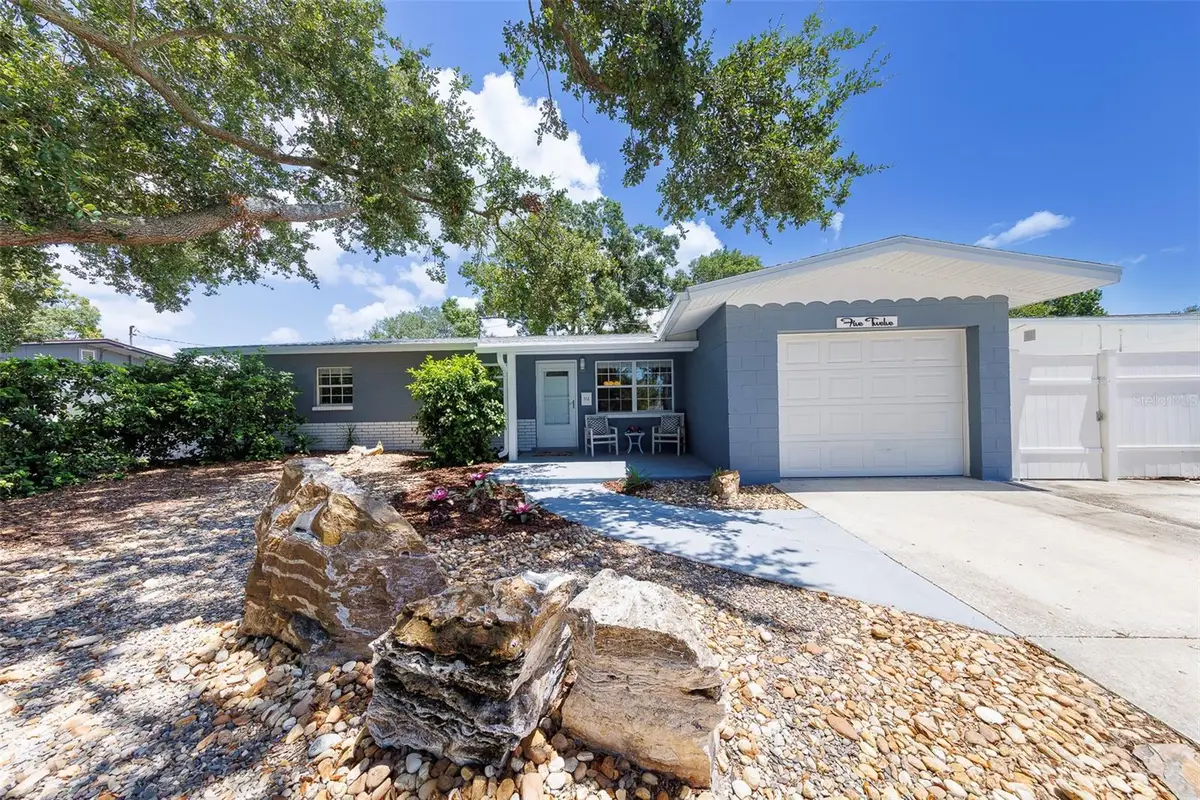 512 61st Street S, Saint Petersburg, FL 33707 - #1