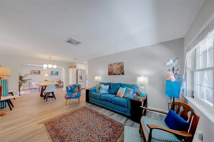512 61st Street S, Saint Petersburg, FL 33707 - #3