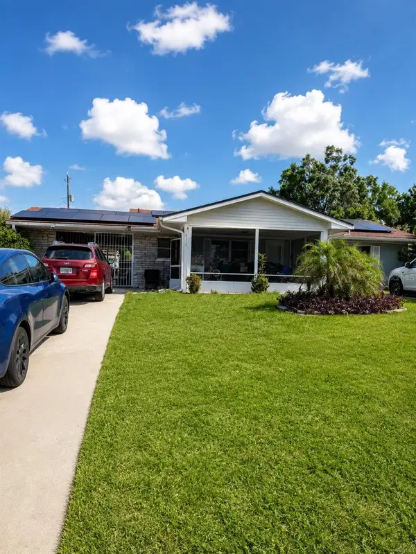 811 Hillside Avenue, LAKE WALES, FL 33853