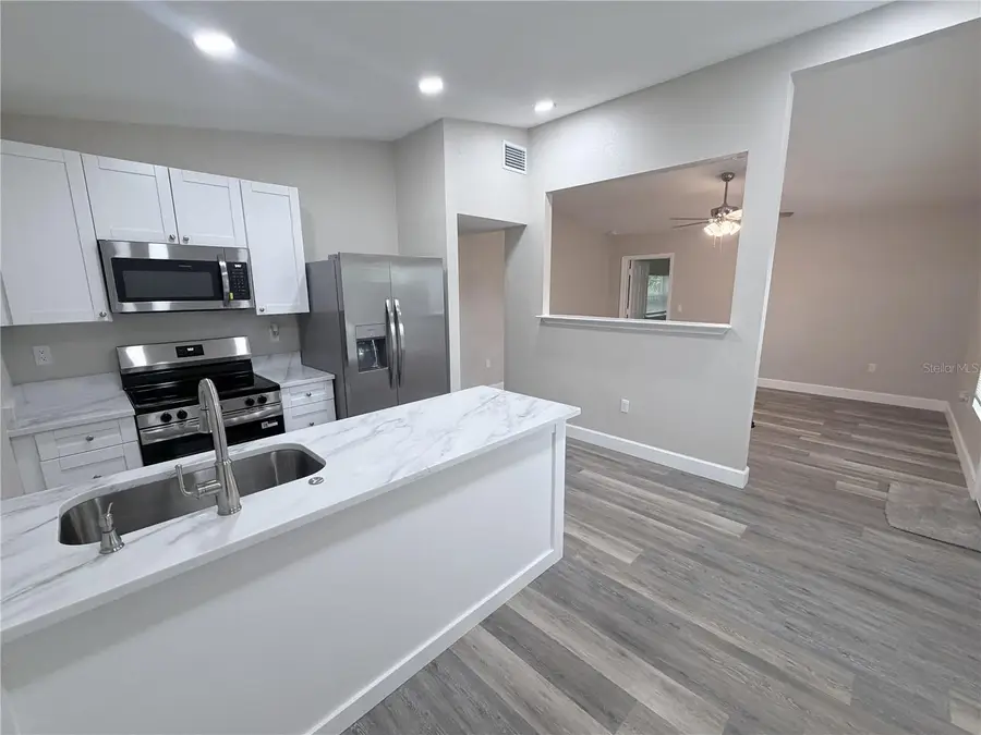 927 Lakewood Avenue, Tampa, FL 33613 - #3