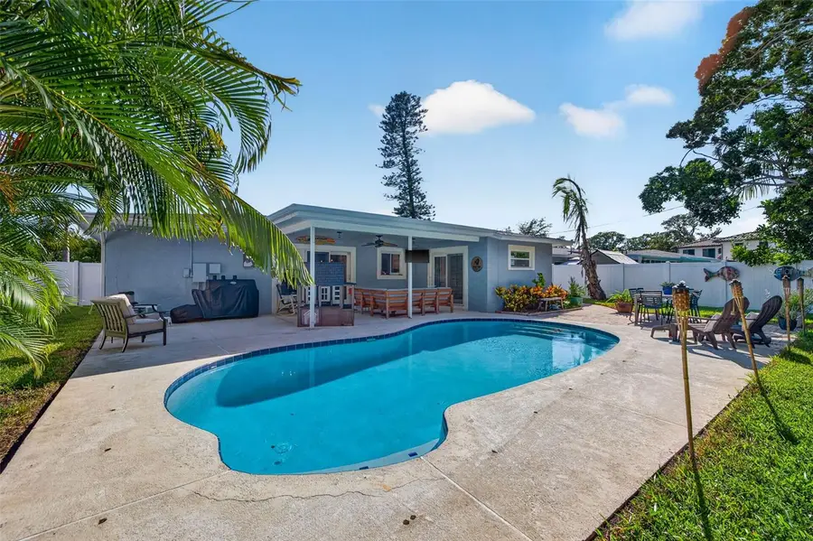1743 Delaware Avenue Ne, Saint Petersburg, FL 33703 - #2