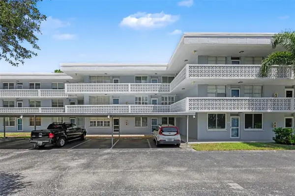 4720 Locust Street Ne #206, ST PETERSBURG, FL 33703
