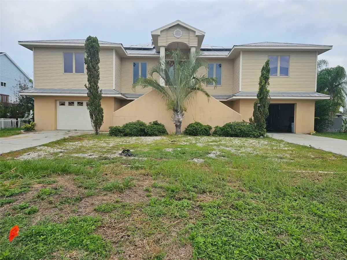 819 Blue Heron Boulevard, Ruskin, FL 33570 - #1
