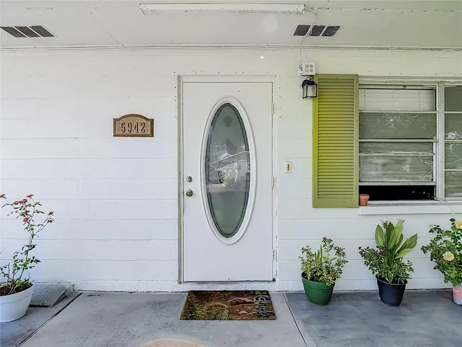 5942 20th Street, Zephyrhills, FL 33542 - #2
