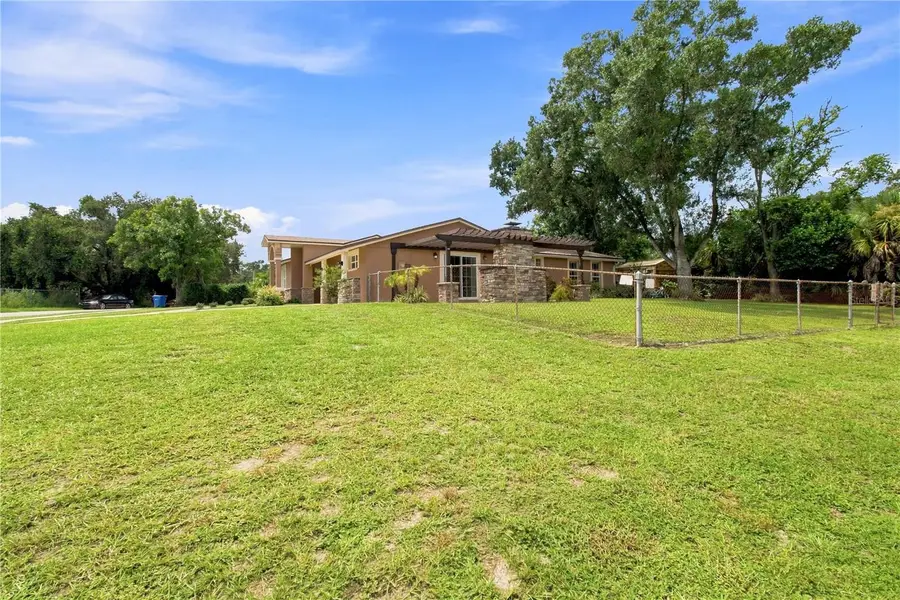 9020 Auburn Way, Tampa, FL 33615 - #2