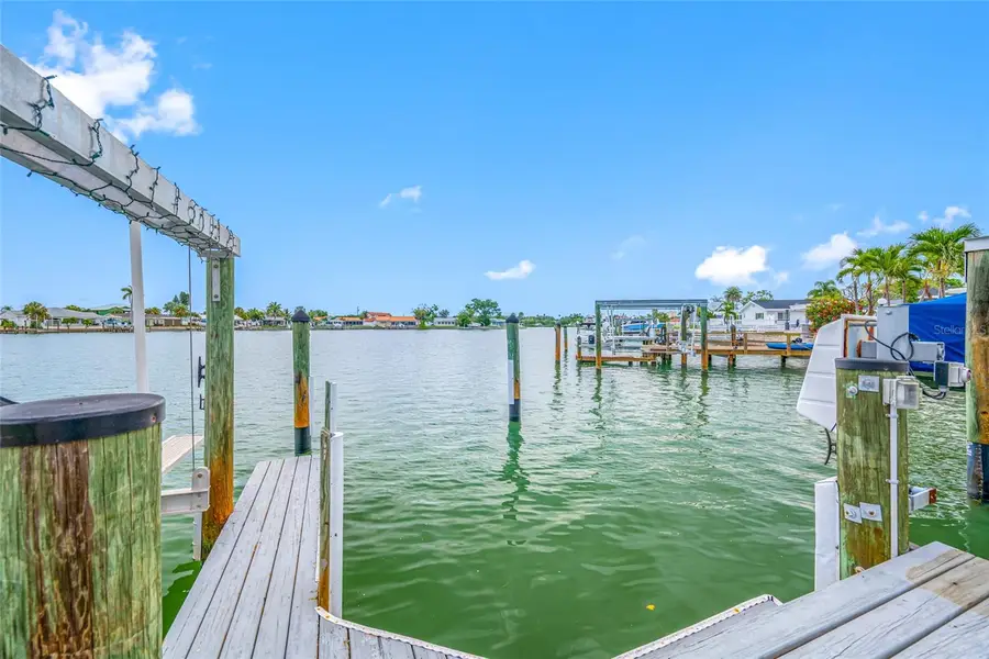560 79th Street S, Saint Petersburg, FL 33707 - #3