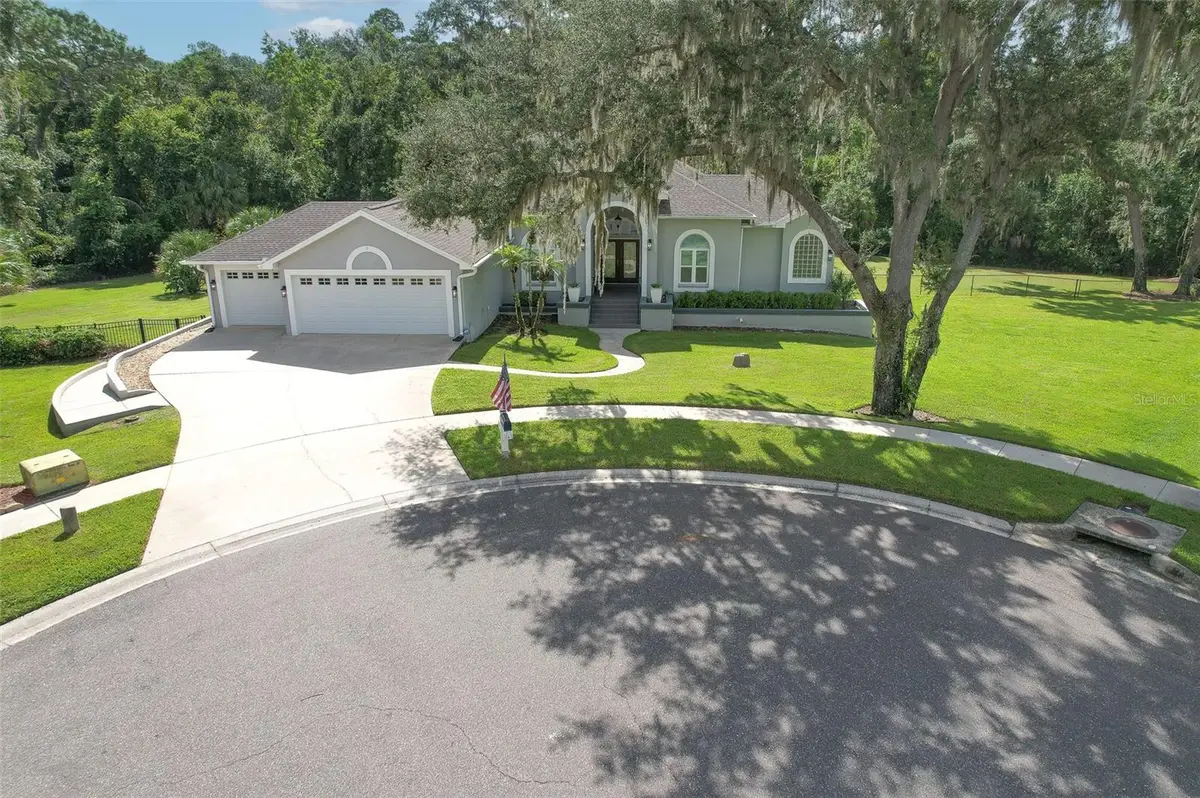 5207 Merion Rd, Valrico, FL 33596 - #1