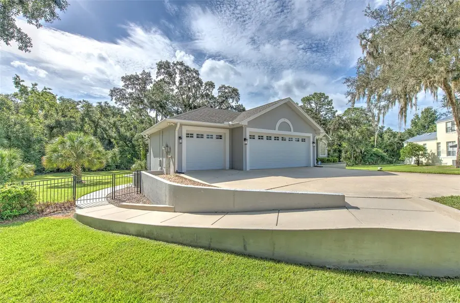 5207 Merion Rd, Valrico, FL 33596 - #3