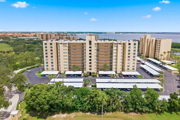 2621 Cove Cay Drive #203, CLEARWATER, FL 33760