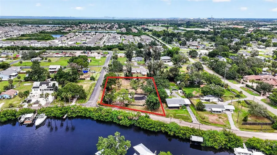 409 1st Avenue Nw, Ruskin, FL 33570 - #3