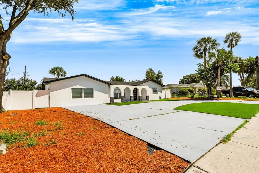 1077 40th Avenue Ne, Saint Petersburg, FL 33703 - #3
