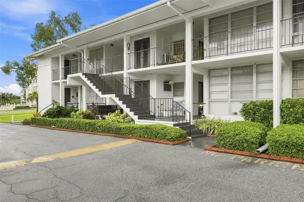 2950 W Bay Drive #B1, BELLEAIR BLUFFS, FL 33770