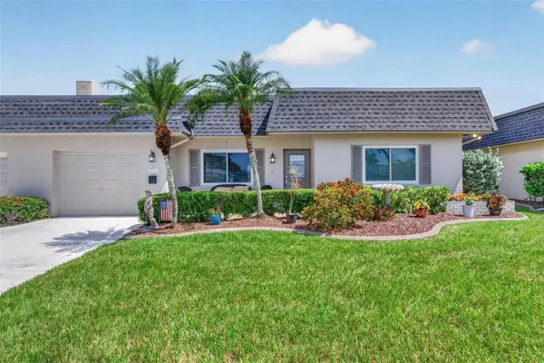 9133 Pinehurst Drive #6R, SEMINOLE, FL 33777