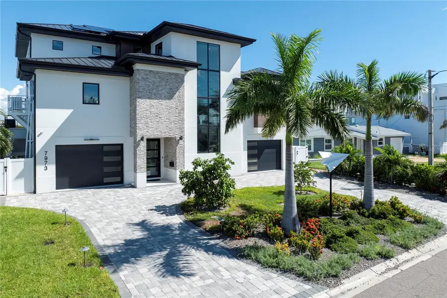 7973 Causeway Boulevard N, Saint Petersburg, FL 33707 - #3