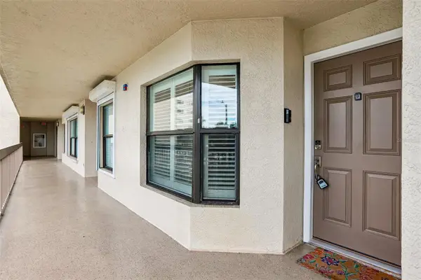 1332 Pasadena Avenue S #207, SOUTH PASADENA, FL 33707
