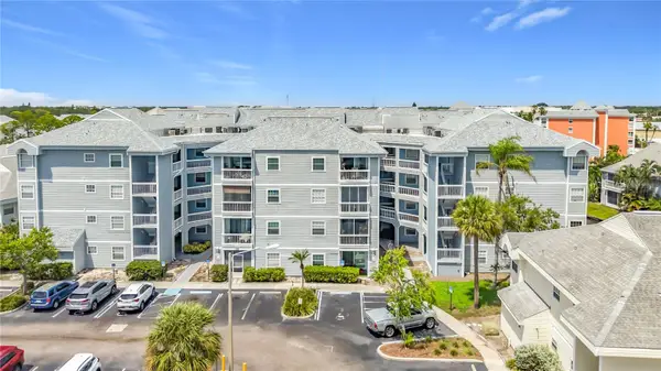 6810 Stones Throw Circle N #13302, ST PETERSBURG, FL 33710