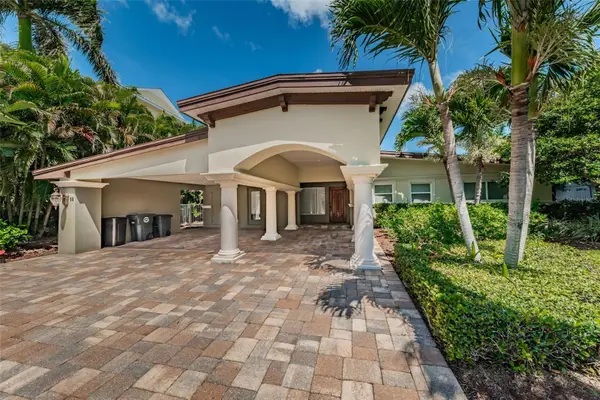 52 N Pine Circle, BELLEAIR, FL 33756