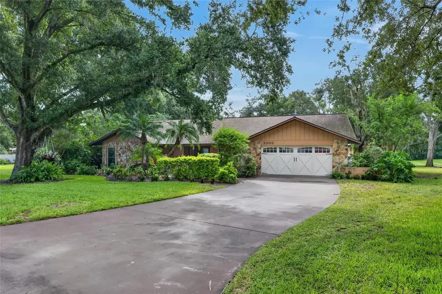 2203 Greenhills Drive, Valrico, FL 33596 - #2