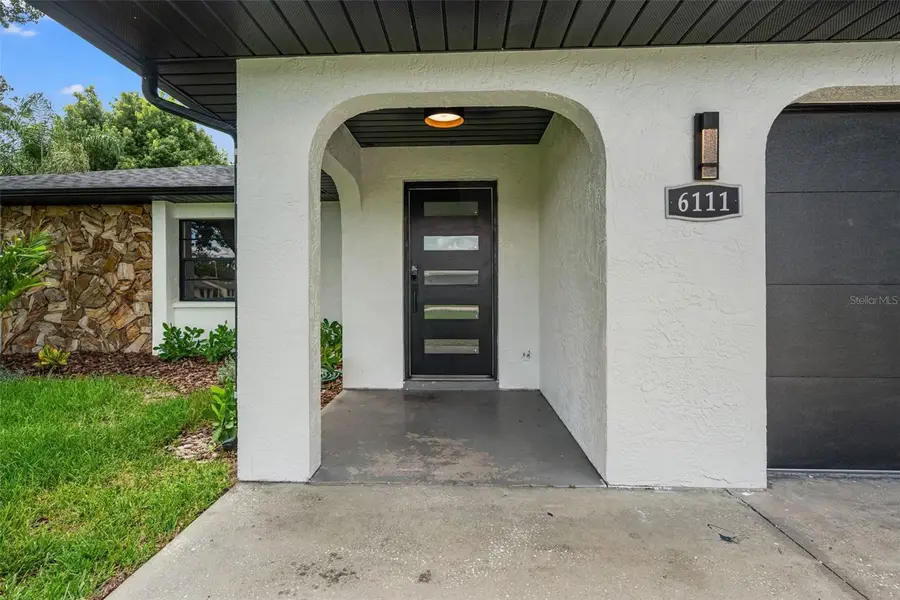 6111 18th Street, Zephyrhills, FL 33542 - #2