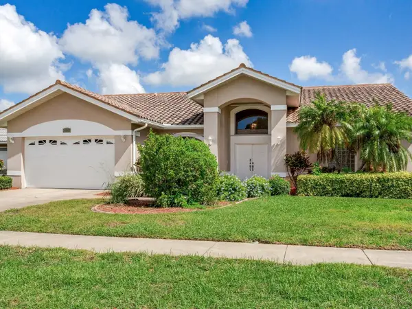 11581 Shelly Circle, SEMINOLE, FL 33772