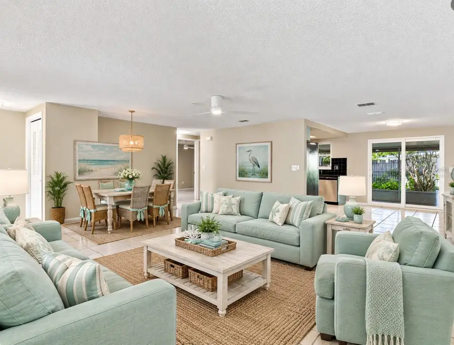 6002 Firefly Ln, Apollo Beach, FL 33572 - #2