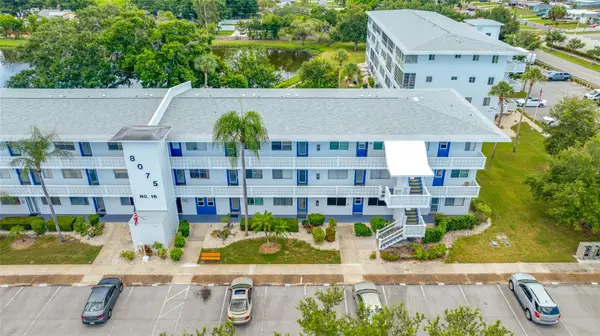 8075 112 Street #104, SEMINOLE, FL 33772