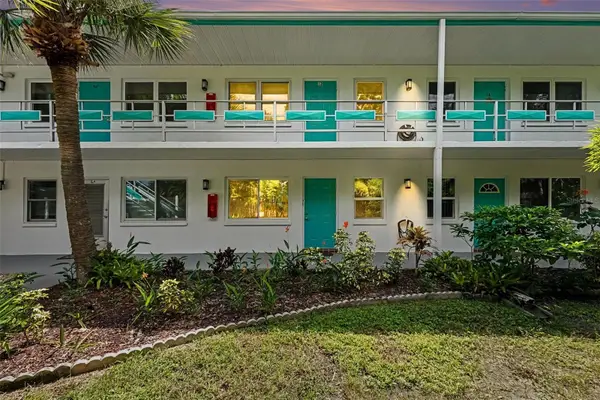 6100 21st Street N #3, ST PETERSBURG, FL 33714