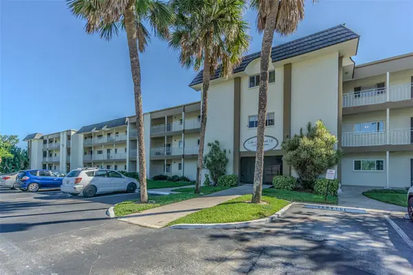 4595 Chancellor Street Ne #109, ST PETERSBURG, FL 33703