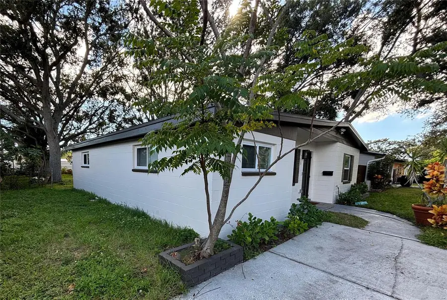 726 75th Avenue N, Saint Petersburg, FL 33702 - #3