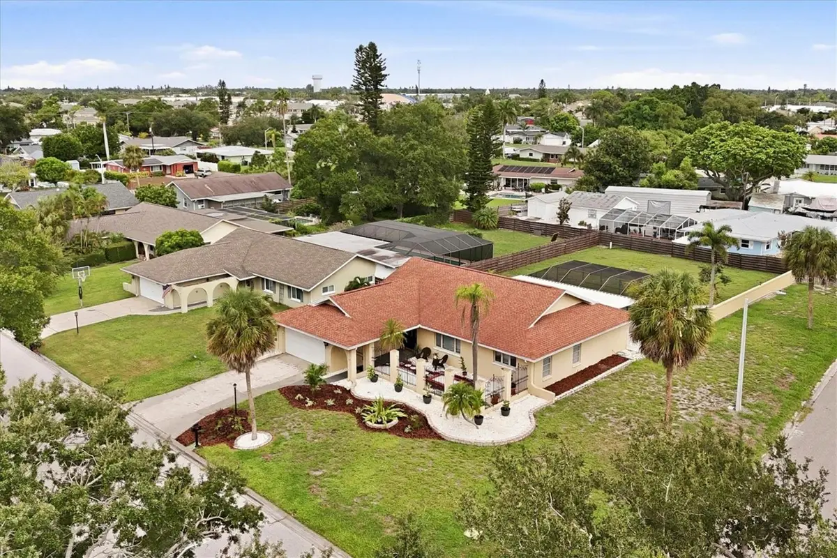 6004 9th Avenue W, Bradenton, FL 34209 - #1