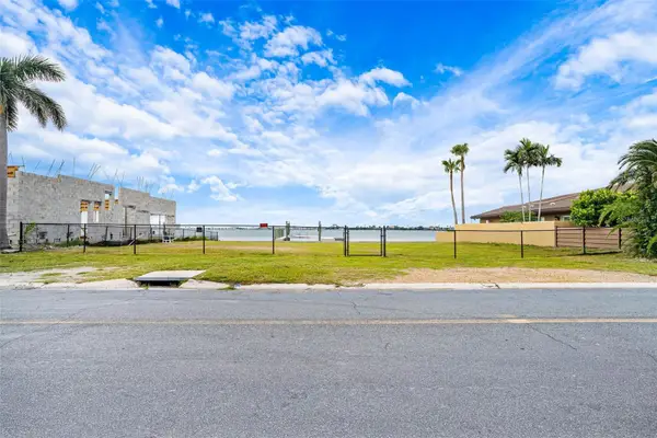 424 55th Avenue, ST PETE BEACH, FL 33706