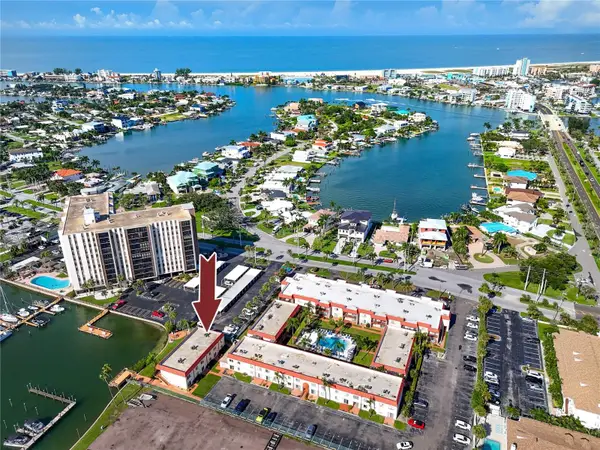 10379 Paradise Boulevard #35, TREASURE ISLAND, FL 33706