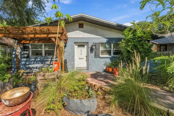 2026 10th Street S, ST PETERSBURG, FL 33705