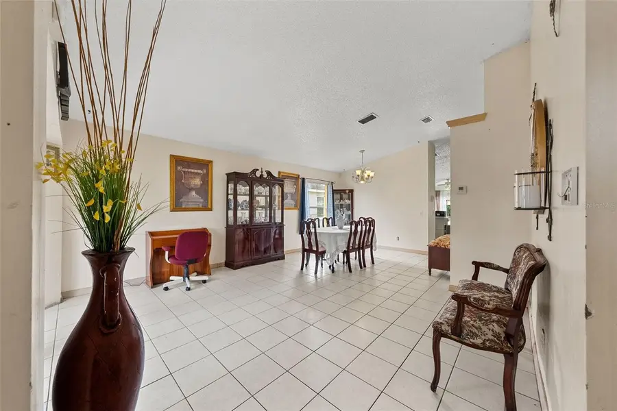 8106 Riverboat Drive, Temple Terrace, FL 33637 - #2