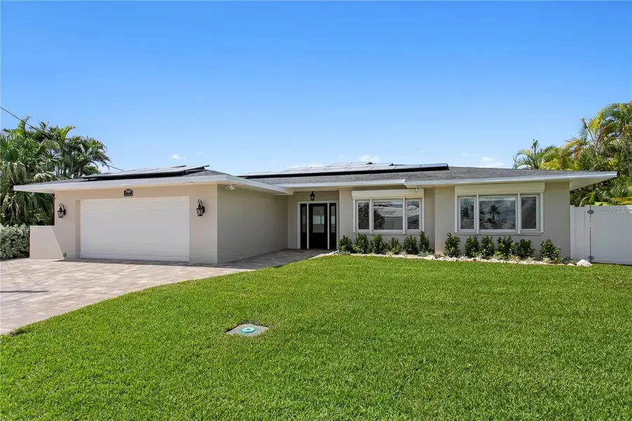 7989 Causeway Boulevard N, Saint Petersburg, FL 33707 - #2