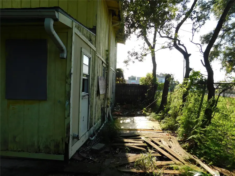 911 12th Avenue W, Bradenton, FL 34205 - #2