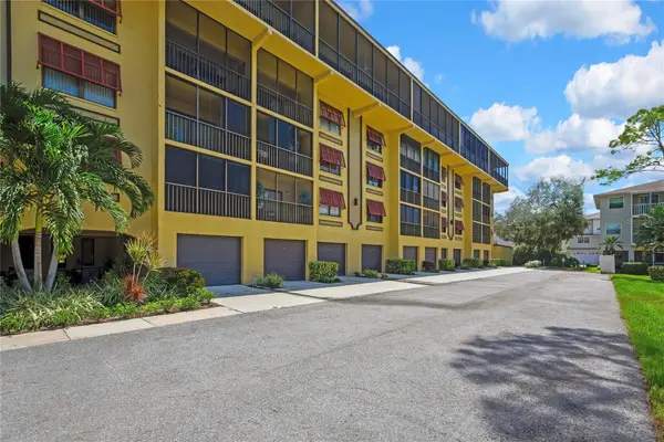 5775 Park Street N #402, ST PETERSBURG, FL 33709