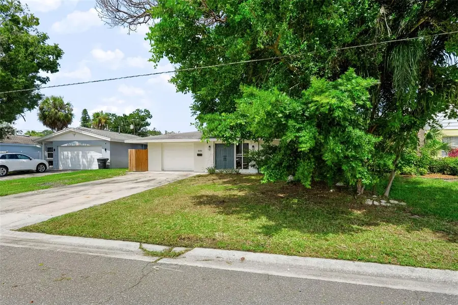 1849 New Hampshire Avenue Ne, Saint Petersburg, FL 33703 - #3