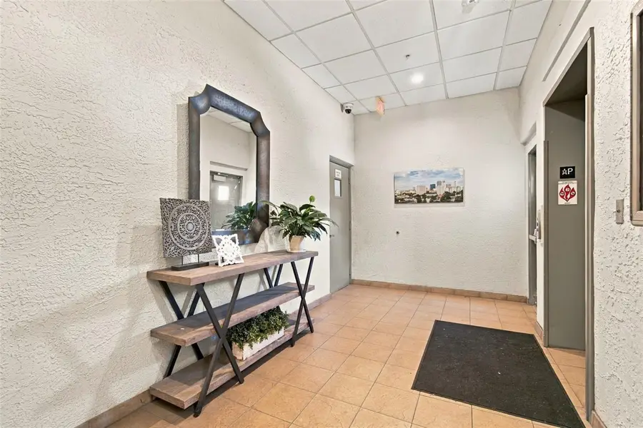 316 8th Street S #304, Saint Petersburg, FL 33701 - #2