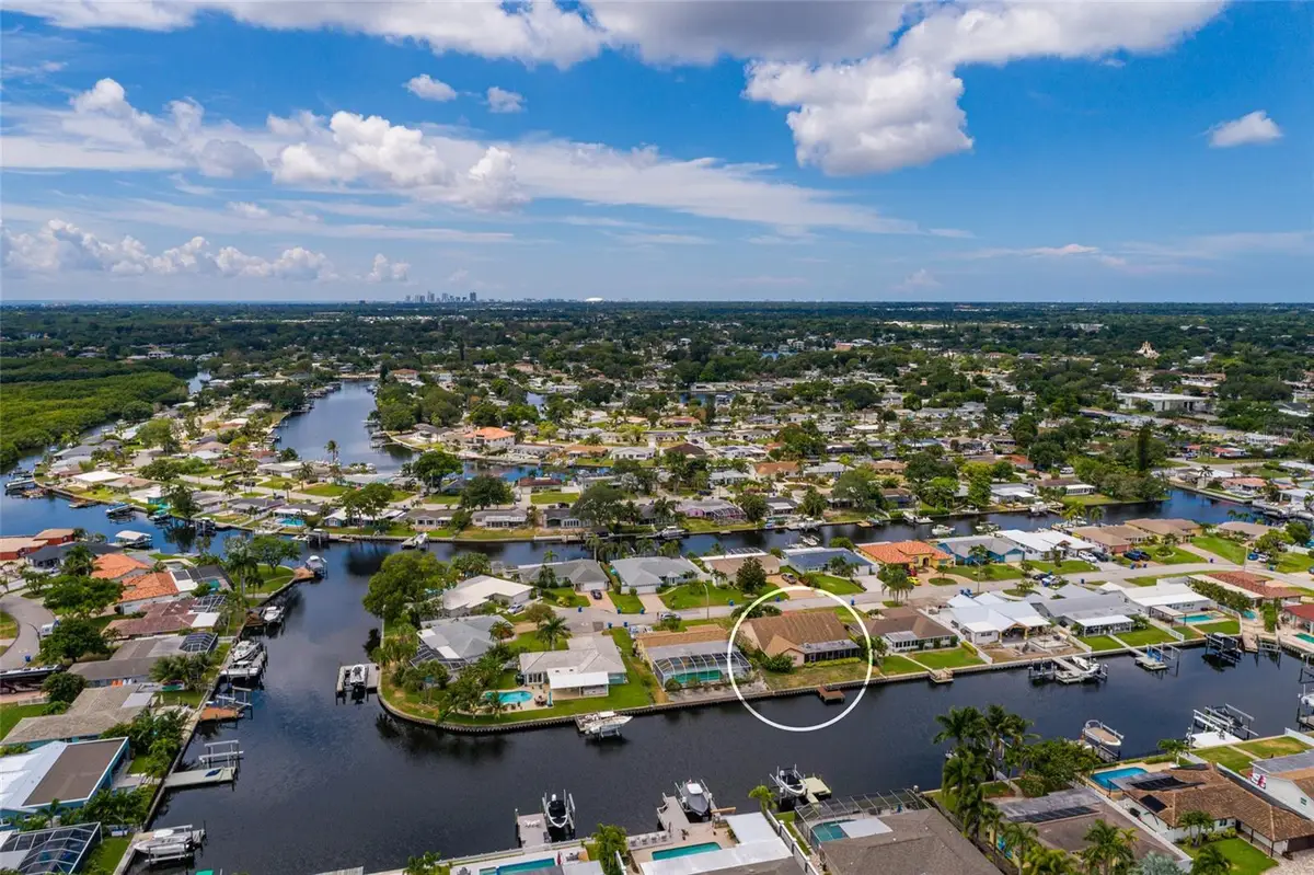 165 97th Avenue Ne, Saint Petersburg, FL 33702 - #1